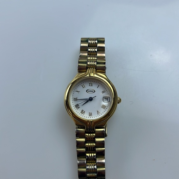 Guess Vintage Gold Watch N260-92 - Picture 2 of 5